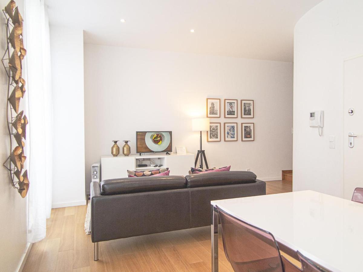 Baixa Chiado 2 Bedroom Duplex Apt With Ac Elevator Lisbon Exterior photo