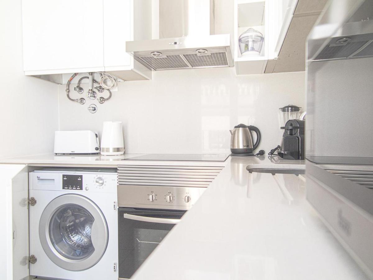 Baixa Chiado 2 Bedroom Duplex Apt With Ac Elevator Lisbon Exterior photo