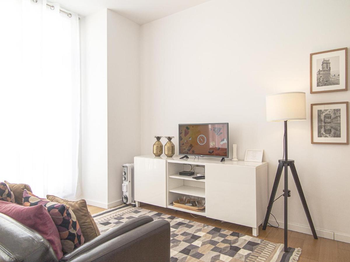 Baixa Chiado 2 Bedroom Duplex Apt With Ac Elevator Lisbon Exterior photo